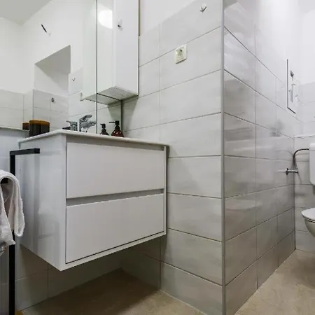 With Parking Space - 27452 Apartamento Zadar