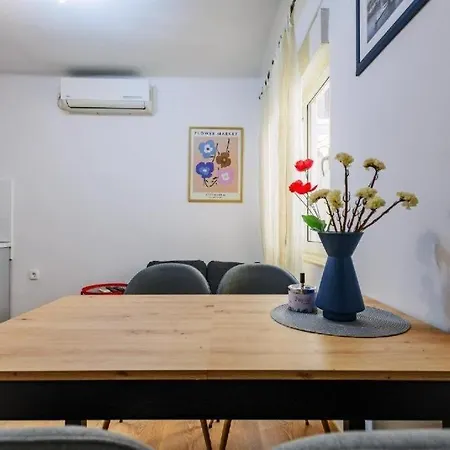 Apartment With Parking Space - 27452