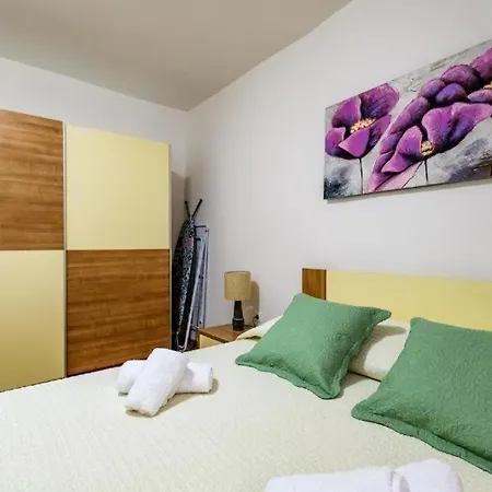 With Parking Space - 27452 Apartment Zadar